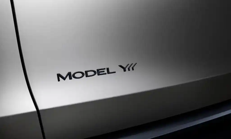 特斯拉ModelYL实车曝光：尺寸确认，六座版驾乘空间应当不会小