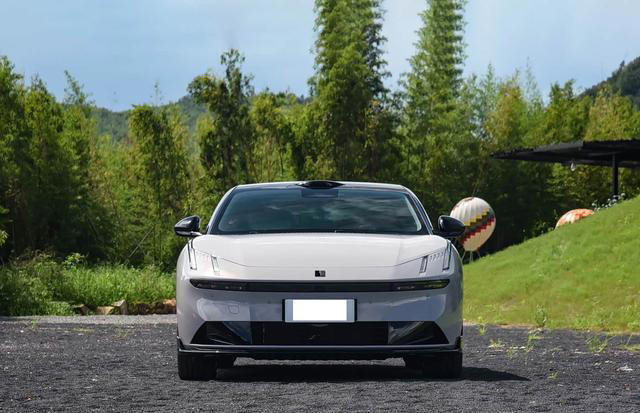 领克“最美”轿跑亮相！预售19.2万起配激光雷达，搭载双电机四驱