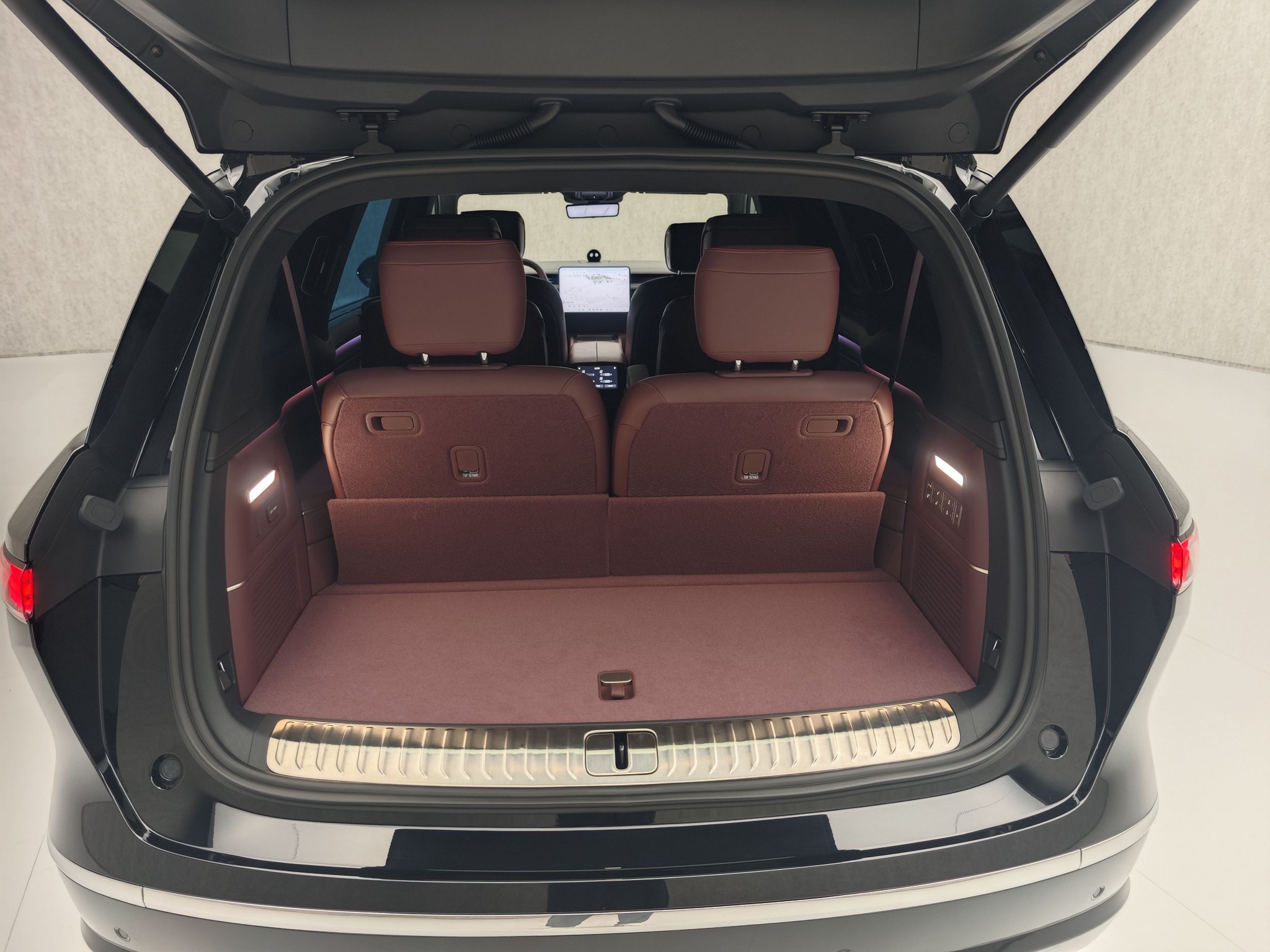 租电方案预售30.88万元起蔚来全新ES8正式开启预售