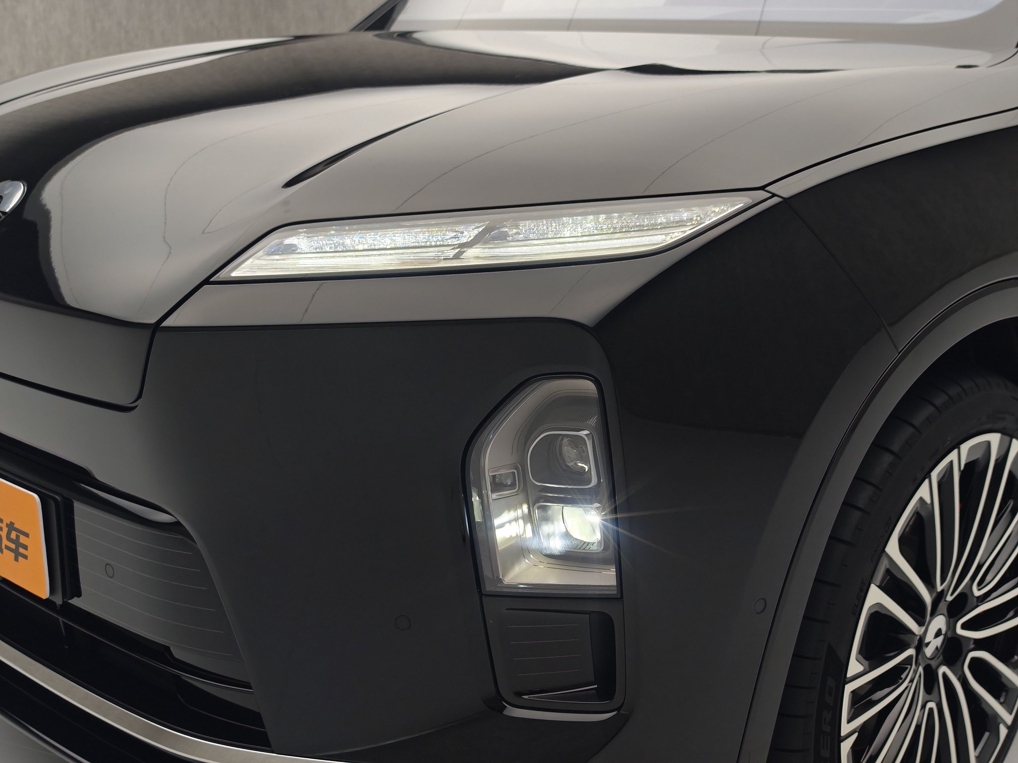 租电方案预售30.88万元起蔚来全新ES8正式开启预售