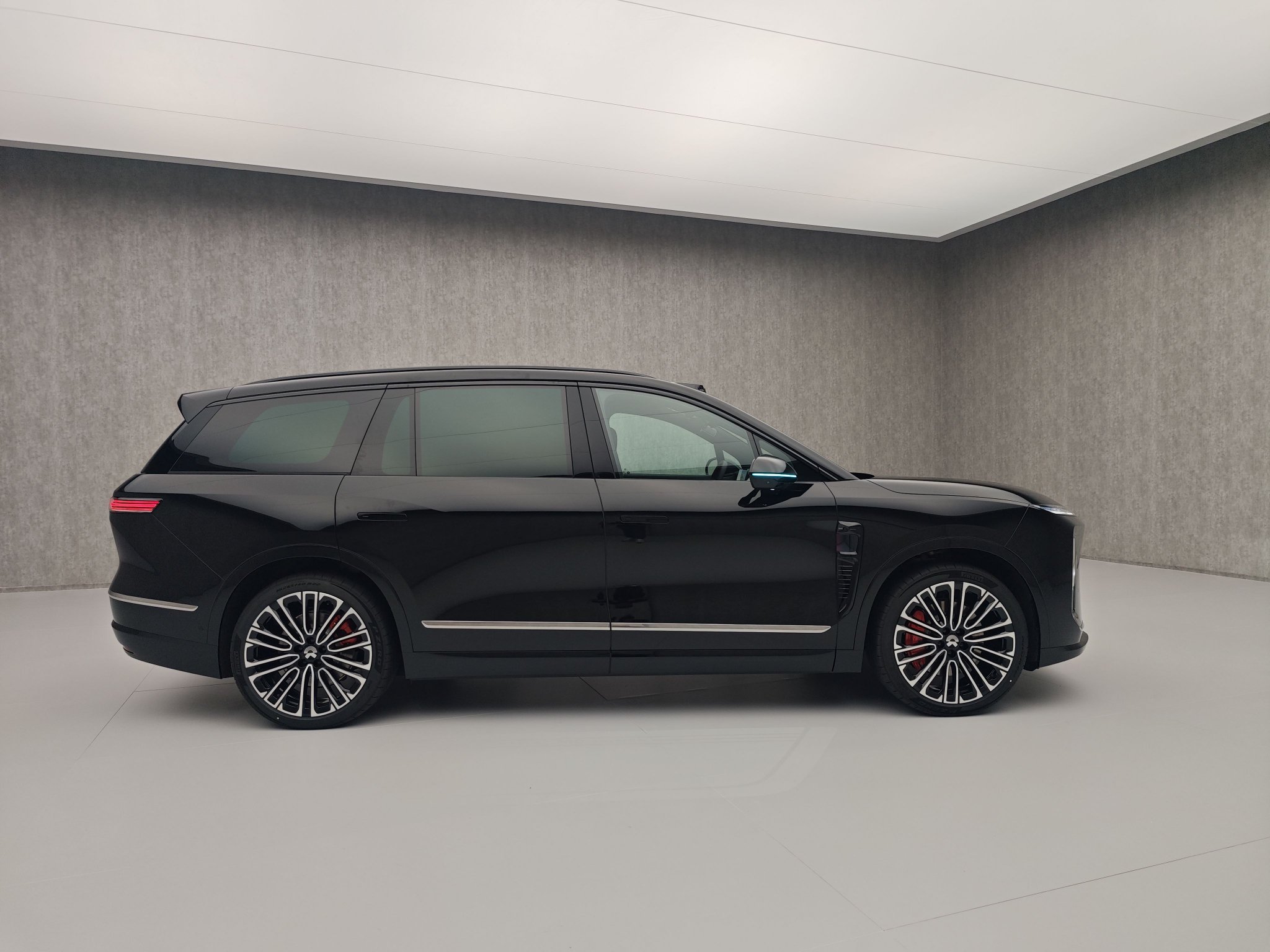 租电方案预售30.88万元起蔚来全新ES8正式开启预售