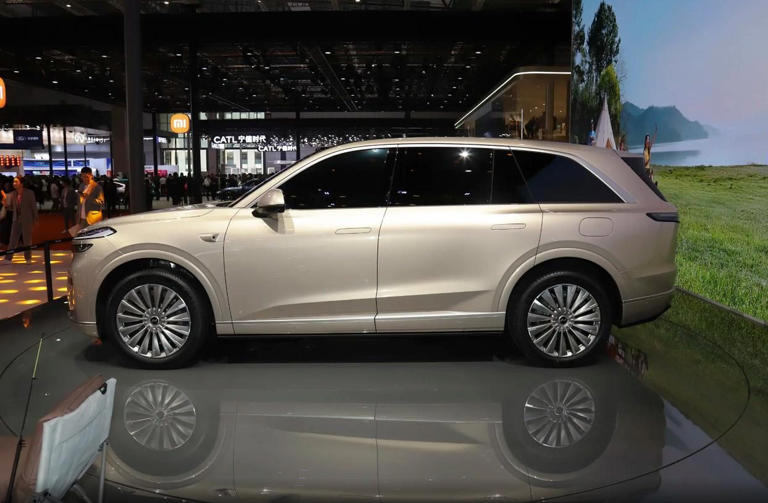 定价有威力！蔚来乐道L90创新前备箱，六座大空间超舒服？