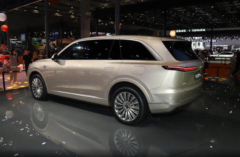 定价有威力！蔚来乐道L90创新前备箱，六座大空间超舒服？