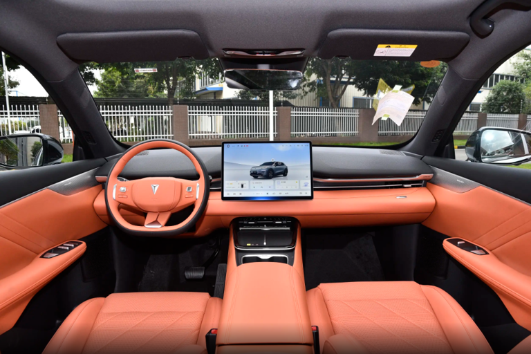 10-15万元选家用车，深蓝S05和银河E5谁更合适？