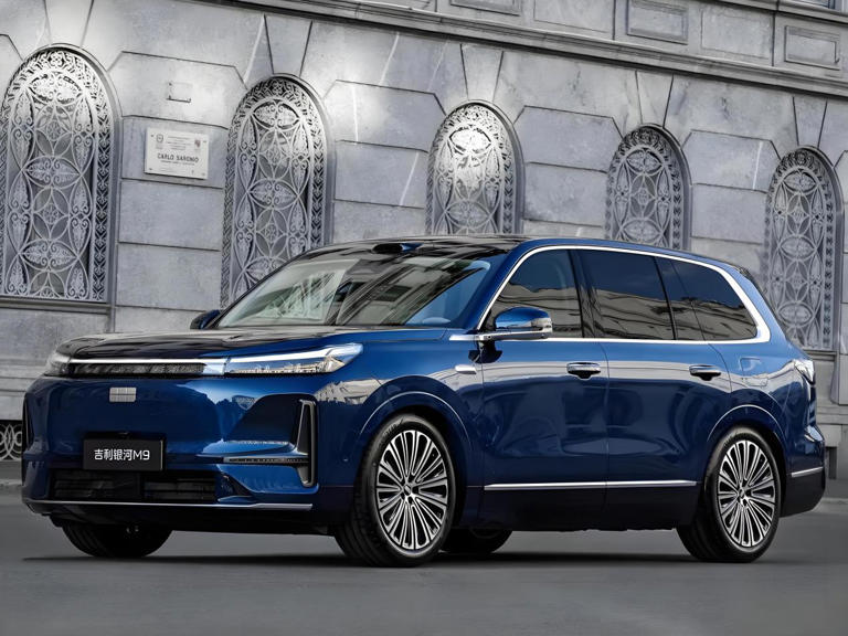 全尺寸SUV预售才19.38万，吉利银河M9到底有多想赢？