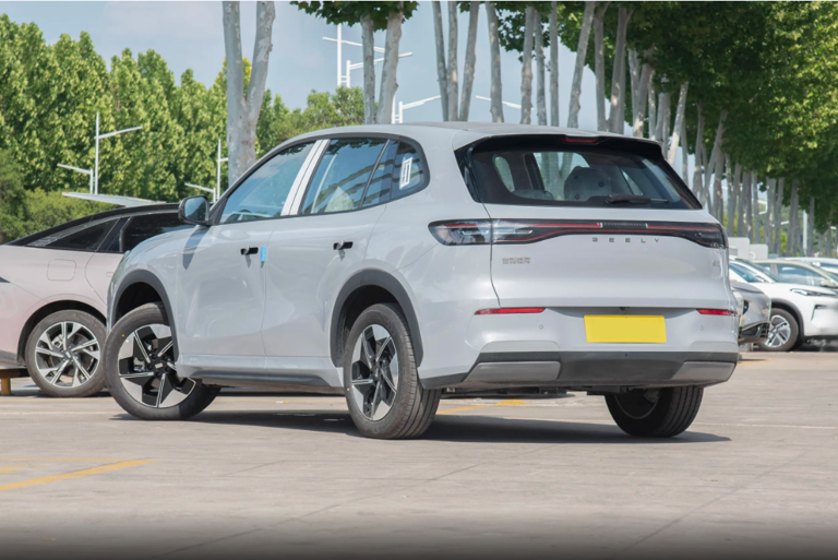 10-15万元选家用车，深蓝S05和银河E5谁更合适？