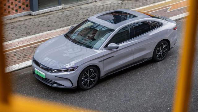 14万买3米轴距C级车，油耗不到5L，还带大沙发！