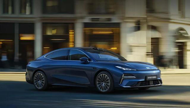 14万买3米轴距C级车，油耗不到5L，还带大沙发！