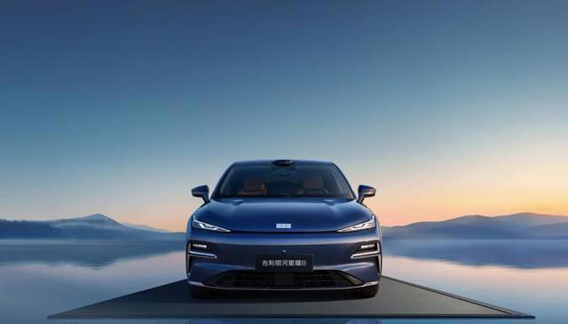 14万买3米轴距C级车，油耗不到5L，还带大沙发！