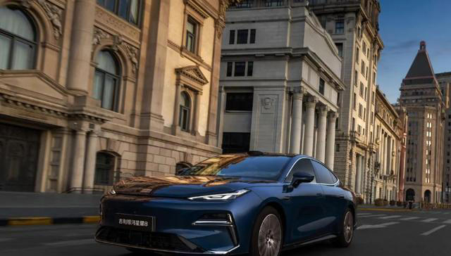 14万买3米轴距C级车，油耗不到5L，还带大沙发！