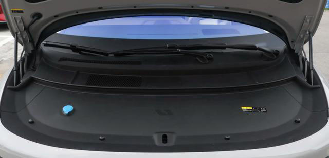 理想i8开启交付，配冷暖箱，续航扎实充电倍率高