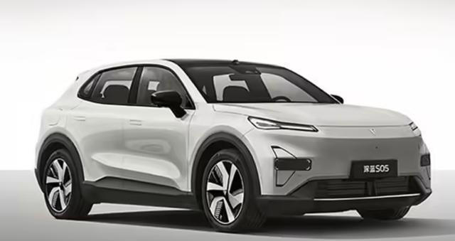 11.99万元！新款深蓝S05上市，520km续航+200kW电机！