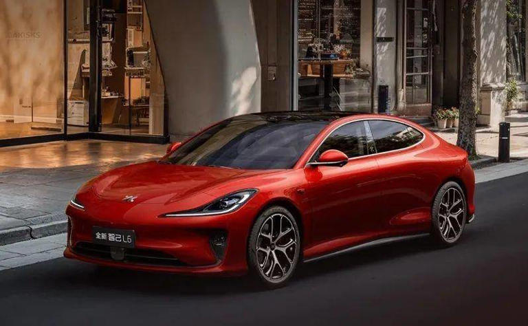 中大型智能SUV，“恒星”超级增程续航1500公里，现款仅售20万出头