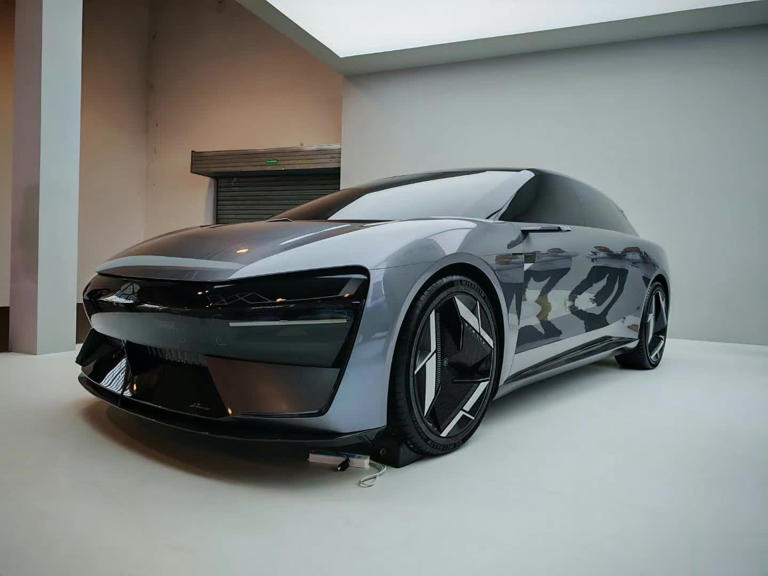 这下要排队买奇瑞了！新车配固态电池，续航1500km，号称永不自燃