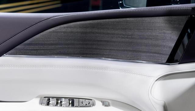 仰望U8L鼎世版内饰解析：百万级豪华SUV的“奢享密码”