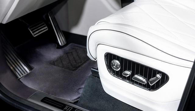 仰望U8L鼎世版内饰解析：百万级豪华SUV的“奢享密码”