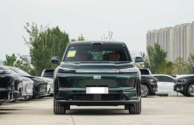 六座插混大型SUV即将上市！预售不足20万，配三电机四驱+双腔空悬