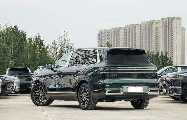 六座插混大型SUV即将上市！预售不足20万，配三电机四驱+双腔空悬