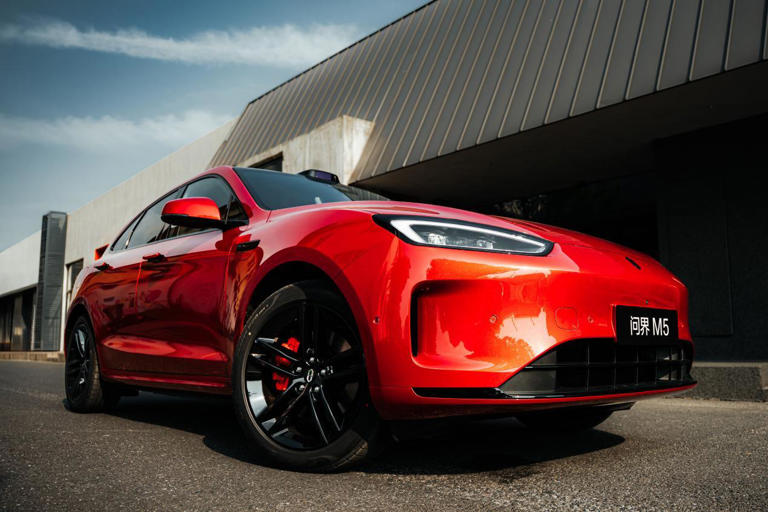 问界新M5Ultra：以智能美学重塑20万级SUV，开启都市出行新范式