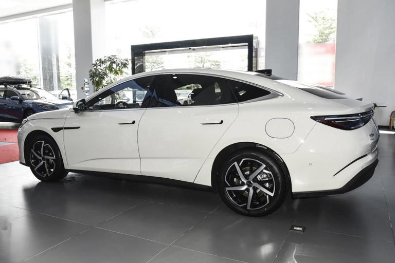 轴距2.9米+激光雷达+云辇C，2026款海豹07DM-i纯电续航230km，实力进阶