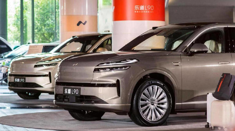 曾经溢价3万，如今价格暴跌，二手小米YU7害惨黄牛