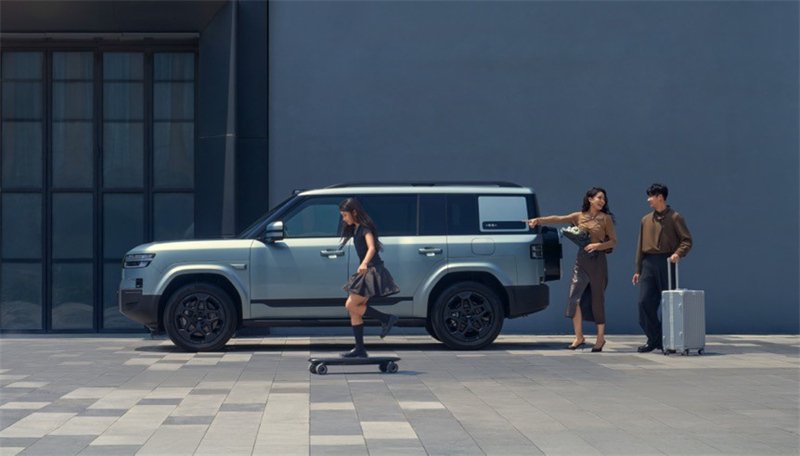 “大五座天花板”方程豹钛7火爆上市，售价17.98万元起