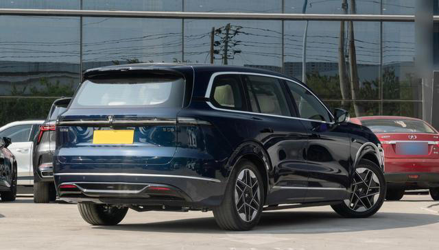 深蓝S09超长续航版上市，23.99万起的大六座增程SUV值不值？