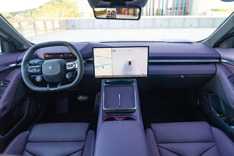 图片 21.99万起820km续航3.4秒破百SU7最强对手