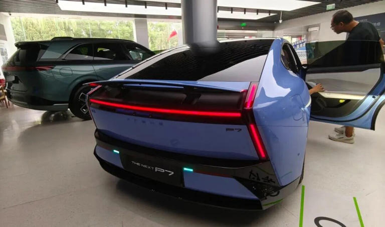 图片 21.99万起820km续航3.4秒破百SU7最强对手