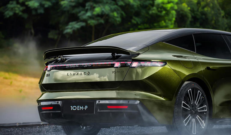 领克10EM-P九月上市，让年轻人的四驱车有质感更有底气！