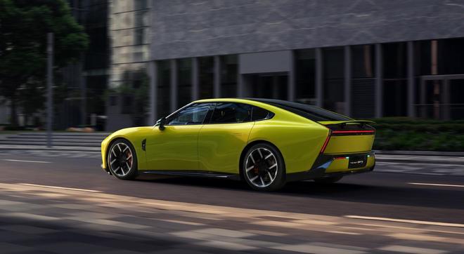 8月造车新势力放榜：零跑小鹏再创单月销量新高，小米、蔚来交付超3万辆