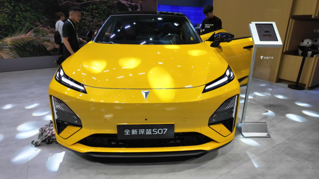 全新深蓝S07、海狮06DM、零跑C11，15万级SUV选谁？