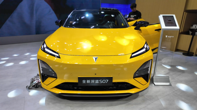 全新深蓝S07、海狮06DM、零跑C11，15万级SUV选谁？