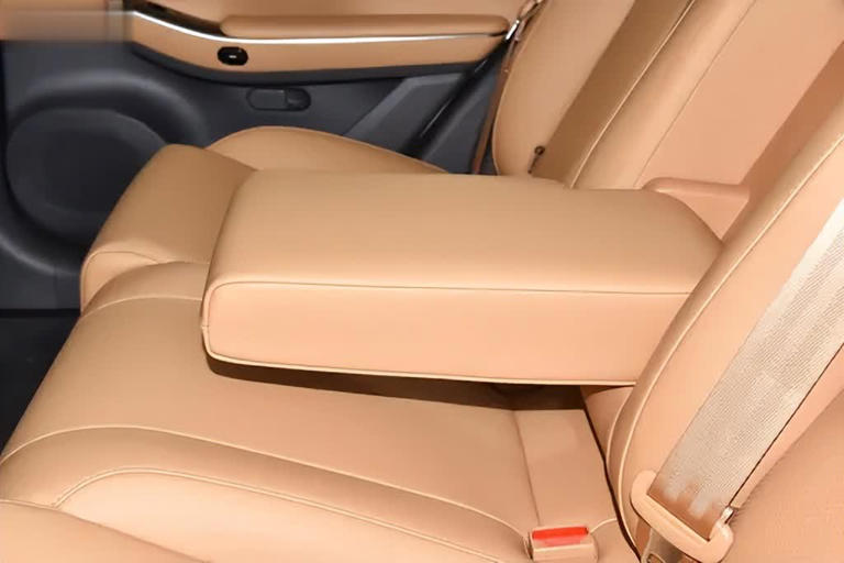 10万级C级车配无框门大溜背，超适合年轻人！