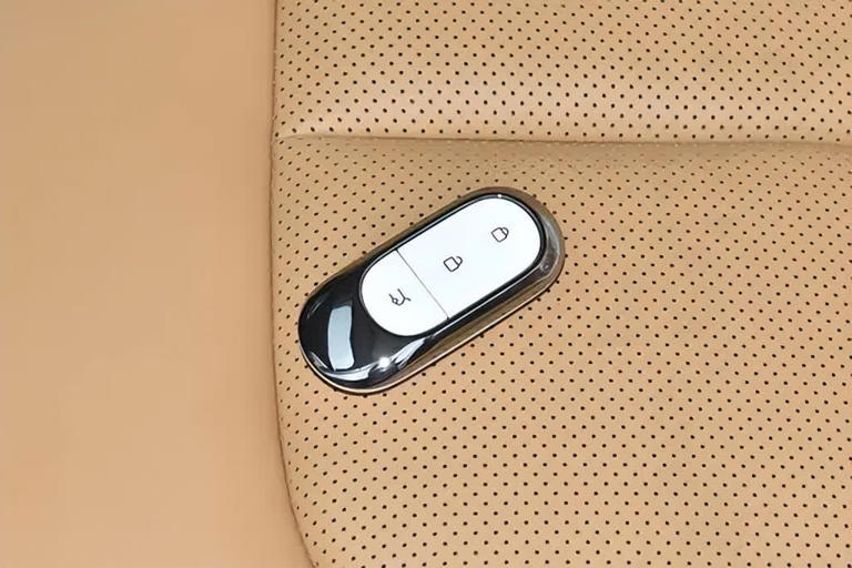 10万级C级车配无框门大溜背，超适合年轻人！