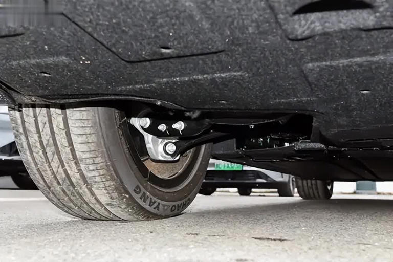 10万级C级车配无框门大溜背，超适合年轻人！