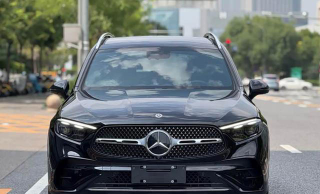 奔驰也被逼急眼了！GLC直降11.99万，30天卖了10349台