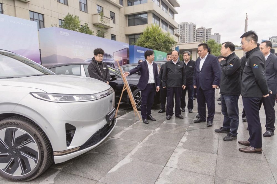 “东风万里神州行”活动走进延安