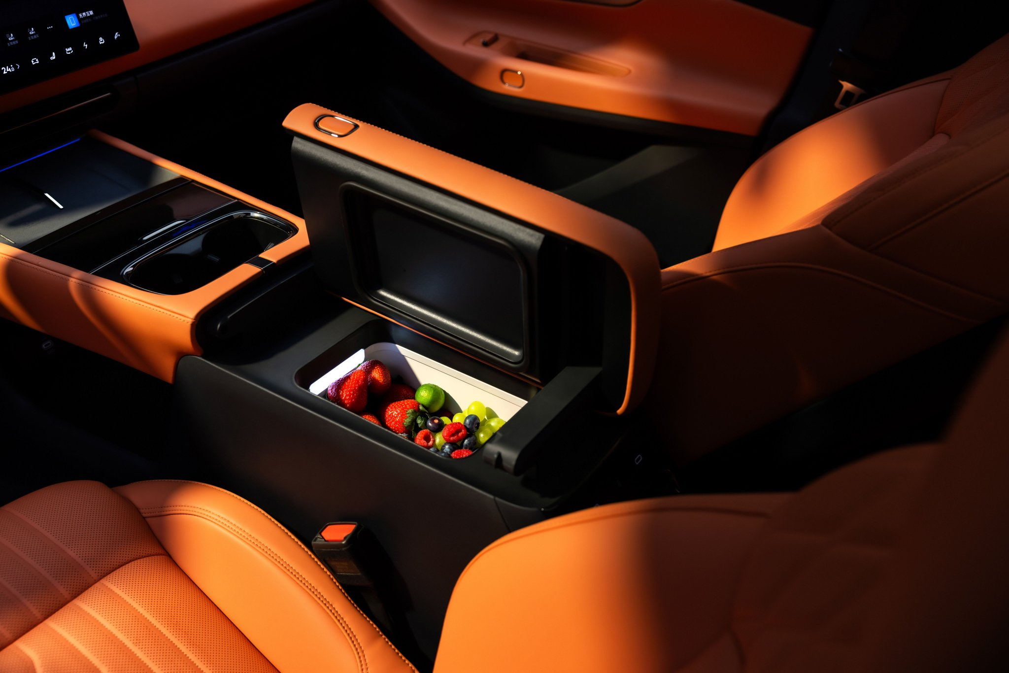 全新领克08正式上市限时15.98-21.28万元