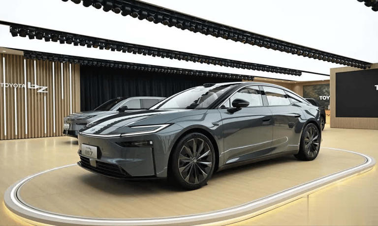 丰田铂智7（bZ7）申报图：搭载华为电驱与鸿蒙智能座舱！