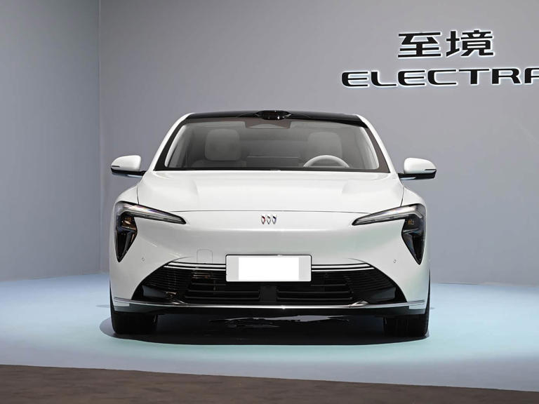 别克首款新能源豪华轿跑亮相,1.5T增程纯电续航302公里 别克首款新能源豪华轿跑亮相,1.5T增程纯电续航302公里