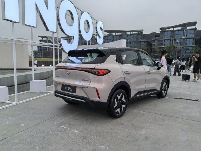 售价6.68-7.98万元五菱缤果S正式上市