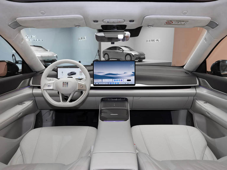 别克首款新能源豪华轿跑亮相,1.5T增程纯电续航302公里 别克首款新能源豪华轿跑亮相,1.5T增程纯电续航302公里