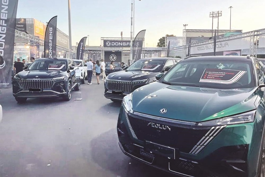 东风全系车型亮相意大利莱万特博览会