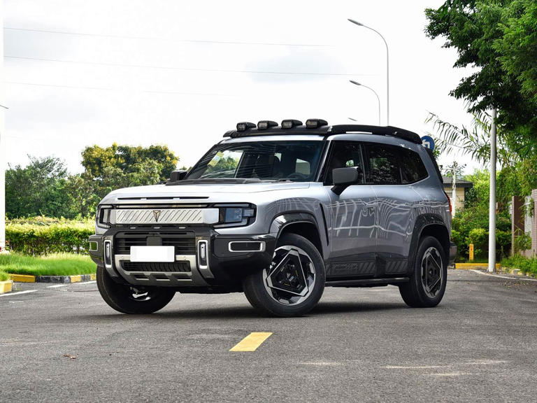 深蓝硬派新能源SUV，增程/纯电可选，超5米1车长配空悬