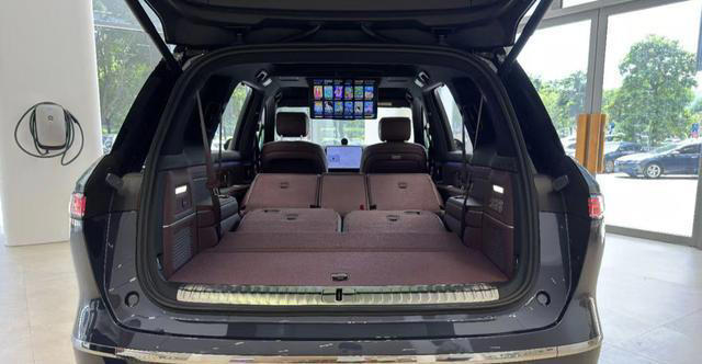 蔚来全新ES8是如何把空间做到极致的？