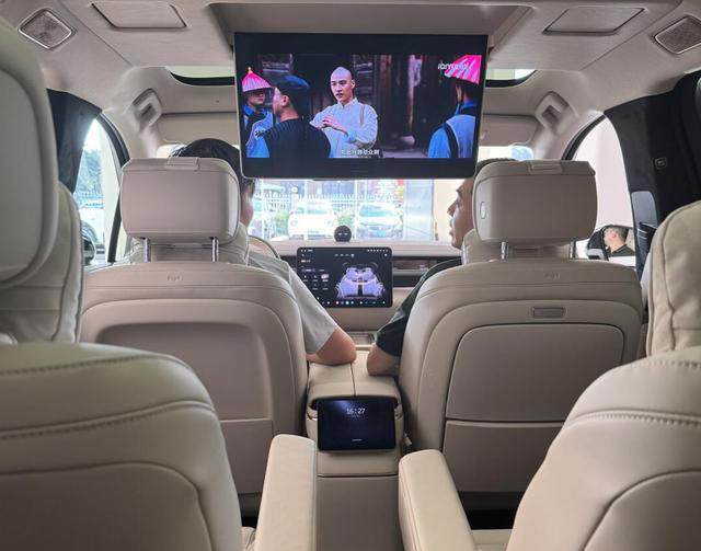 蔚来全新ES8是如何把空间做到极致的？