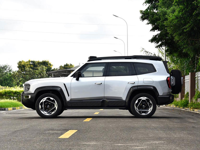 深蓝硬派新能源SUV，增程/纯电可选，超5米1车长配空悬