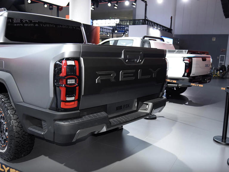 奇瑞威麟P3X成都车展亮相，方正外观搭柴油混动发动机