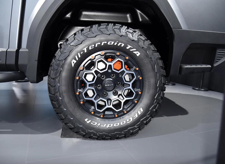 奇瑞威麟P3X成都车展亮相，方正外观搭柴油混动发动机